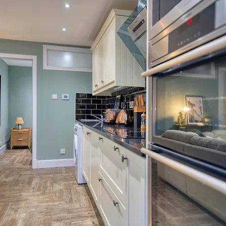 Stylish 3-bedroom In * Glasgow