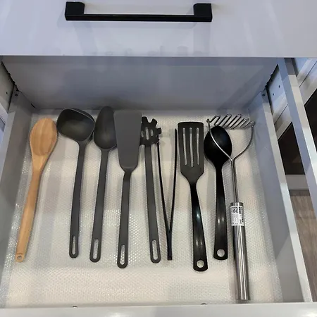 Apartamento Modern Flat In Free Parking & Wifi *