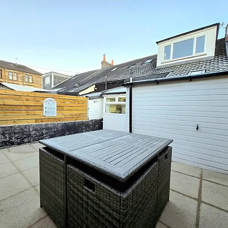 3-bed In Holiday home Glasgow