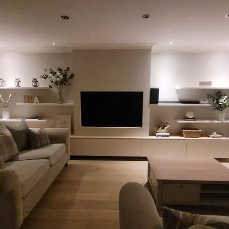 Stylish Modern 3 Bedroom House Free Parking Dom wakacyjny Glasgow