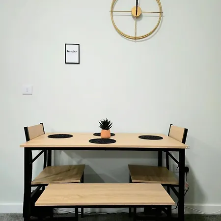 3-bed In Holiday home Glasgow