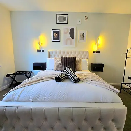 3-bed In Holiday home *