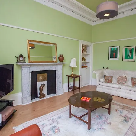 Spacious 4-bedroom Retreat In