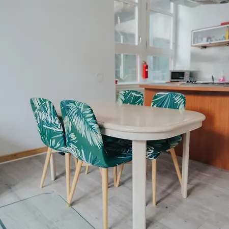 2 Bed Renfield St Center *