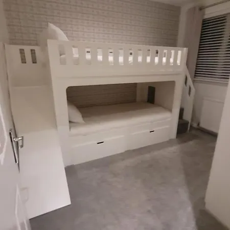 Stylish Modern 3 Bedroom House Free Parking Dom wakacyjny
