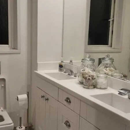 3 Bedroom Sleeps 6 Free Parking Tatil Evi