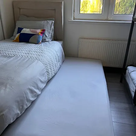 Modern Apartment-sleeps6-parking-seft Check In * Glasgow