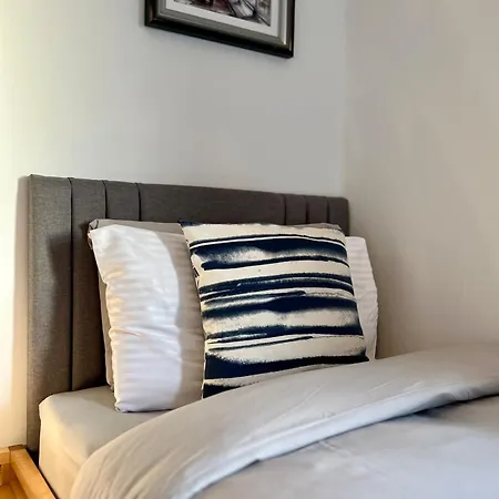 Chic & Cozy 2-bed Flat In - Free Parking Lägenhet Glasgow