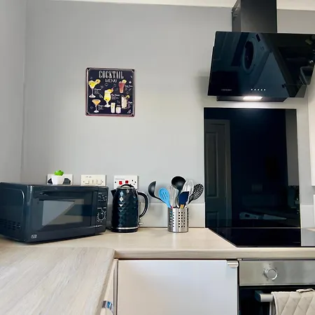 Chic & Cozy 2-bed Flat In - Free Parking Lägenhet *