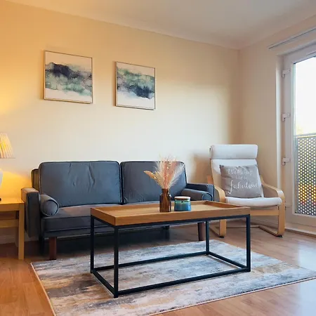 Sleek & Modern 2br - Easy Access To Centre *