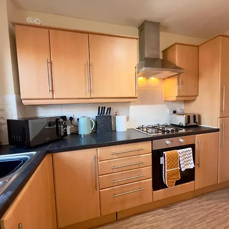 Sleek & Modern 2br - Easy Access To Centre