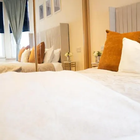 - Stylish 2 Bed In Unique Ibrox Location Nearby Subway And Free Parking 公寓 格拉斯哥