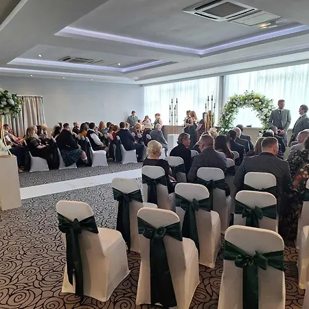 Отель Kings Park 3*