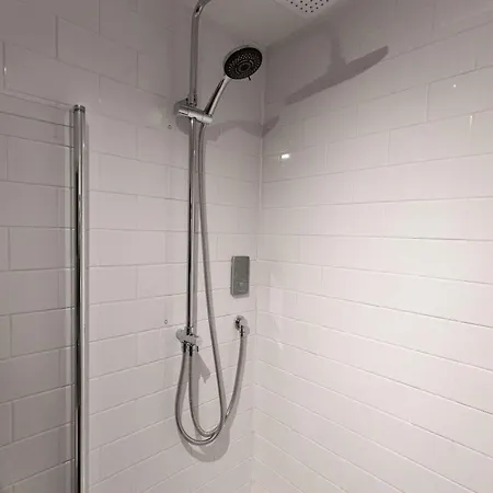 Centre Luxury Retreat شقة