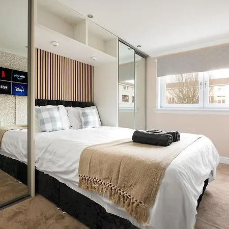 Spacious 3 Bed In With Free Parking *