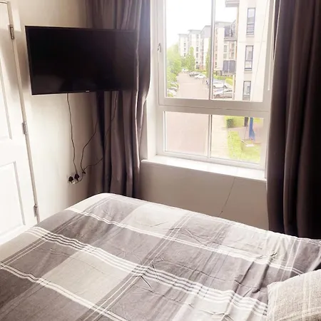 דירה Modern Two Bed With Free Parking *