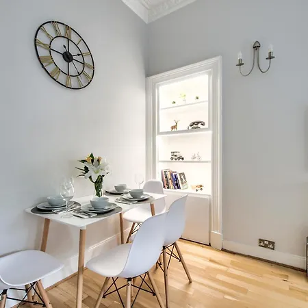 Two Bed Stylish In Heart Of West End * غلاسغو