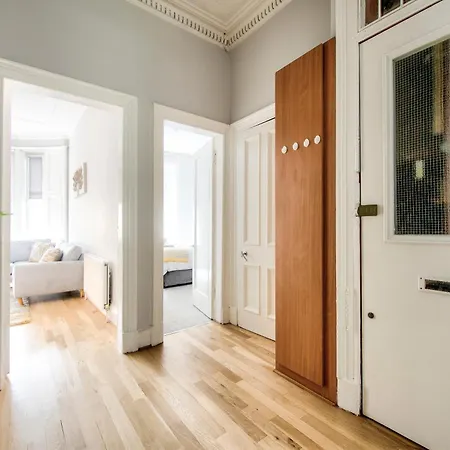 Two Bed Stylish In Heart Of West End * غلاسغو
