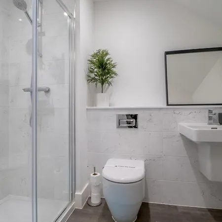 Holiday home Fabulous Festival Park Private Parking Garden Pass The Keys *