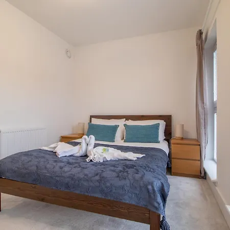 Fabulous Festival Park Private Parking Garden Pass The Keys Holiday home