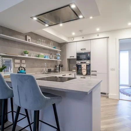 Tatil Evi Fabulous Festival Park Private Parking Garden - Pass The Keys *