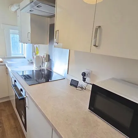 - Beautiful Two Bedroom House In & Free Parking * 格拉斯哥