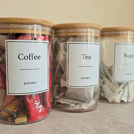 - Beautiful Two Bedroom House In & Free Parking *