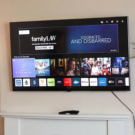 Feriehus - Beautiful Two Bedroom House In & Free Parking *