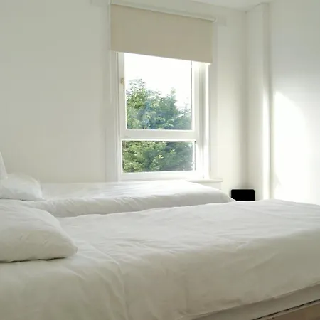 - Beautiful Two Bedroom House In & Free Parking Feriehus Glasgow
