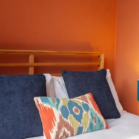 Newly Renovated Flat In Trendy Finnieston