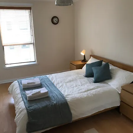 In Heart Of West End- Parking Space- Recent Refurb- Near And Kelvingrove Art Gallery Apartment
