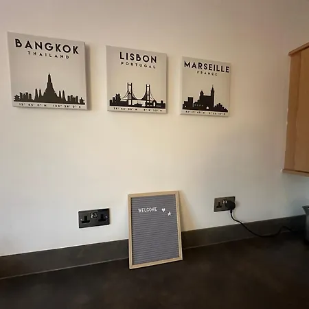 Apartment Modern 2br With 2 Bathrooms & Free Parking *