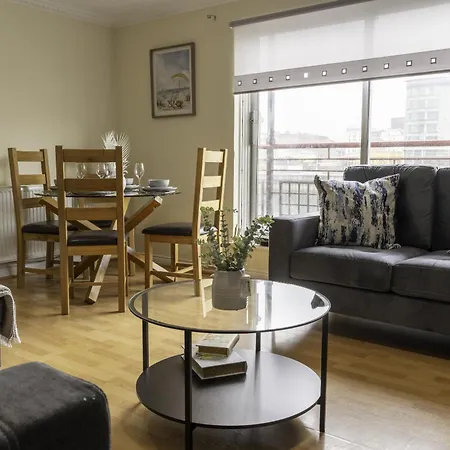 2 Bdr By Caledonia Luxe Short Lets & Serviced Apartment *