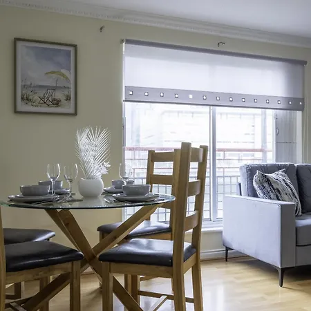 Apartment 2 Bdr By Caledonia Luxe Short Lets & Serviced