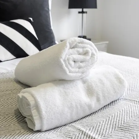 Bed and Breakfast 2 Bdr At Caledonia Luxe Short Lets & Serviced Γλασκώβη