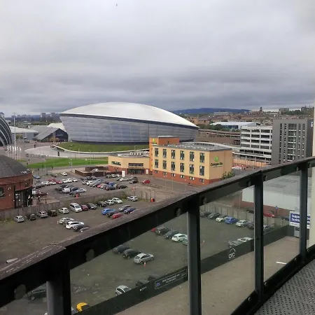 Apartment Hydro With Great Views *