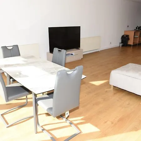 Hydro With Great Views * Glasgow