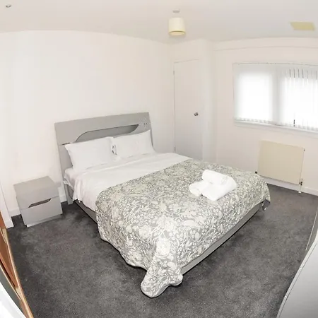 Hydro With Great Views *