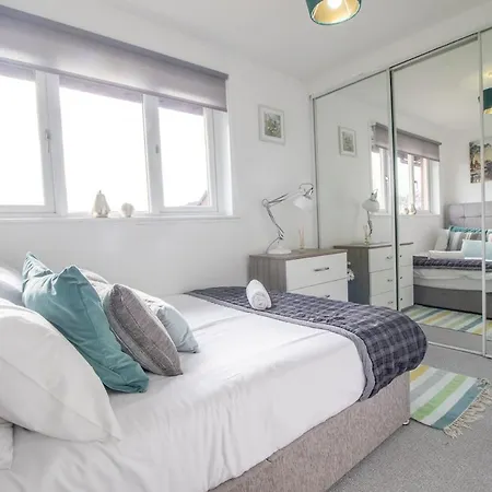 Spacious 2-bed Free Parking & Stadiums * Glasgow