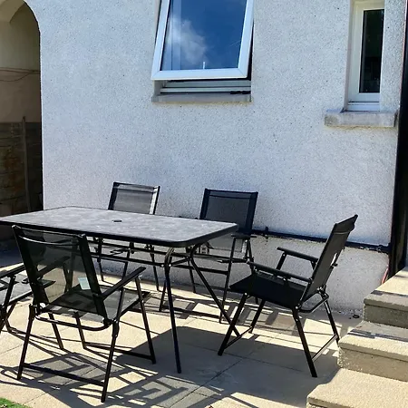 Stunning 3 Bedroom 2 Bathroom West End House With Free Parking And Wi-fi Glasgow