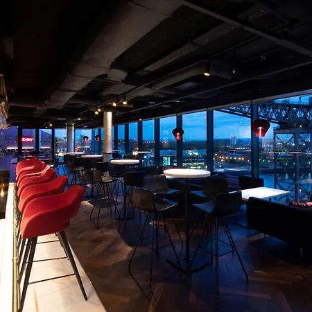 Hotel Radisson Red Hotel, 4*