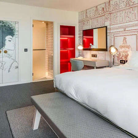 Radisson Red Hotel, 4* Glasgow