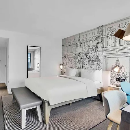 Radisson Red Hotel, Hotel 4*