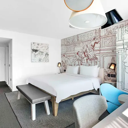 Radisson Red Hotel,