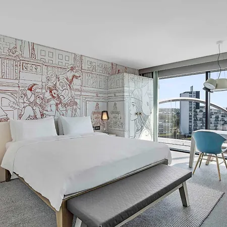 Radisson Red Hotel, Hotel 4*