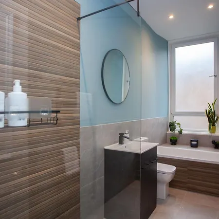 Newly Renovated Flat In Trendy Finnieston *