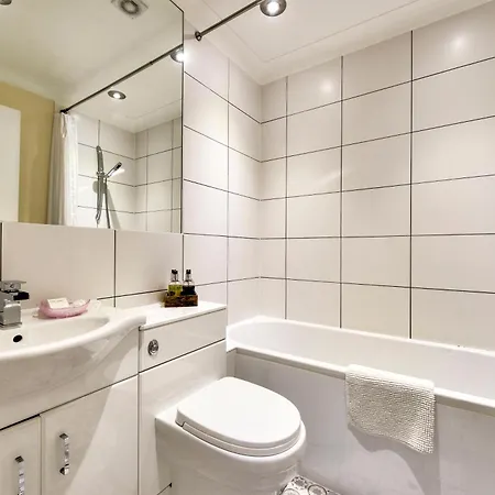 Maya's Homes * Glasgow