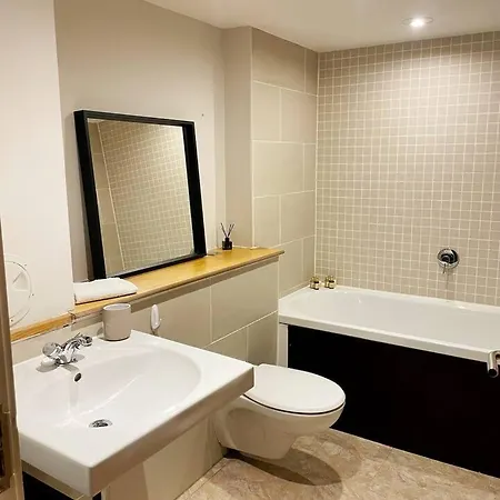 Sec Hydro Duplex In Finnieston *