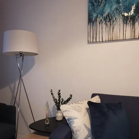 Glasgow-maryhill, 2 Bed With Parking * Глазго