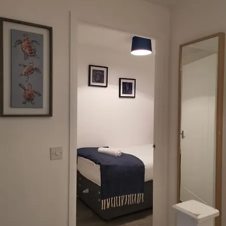 Glasgow-maryhill, 2 Bed With Parking